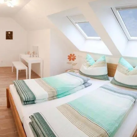 아파트 Komfortable In Am Mit Garten By Interhome